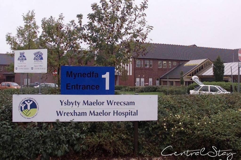 Wrexham Central Stay Apartment Seven Екстер'єр фото