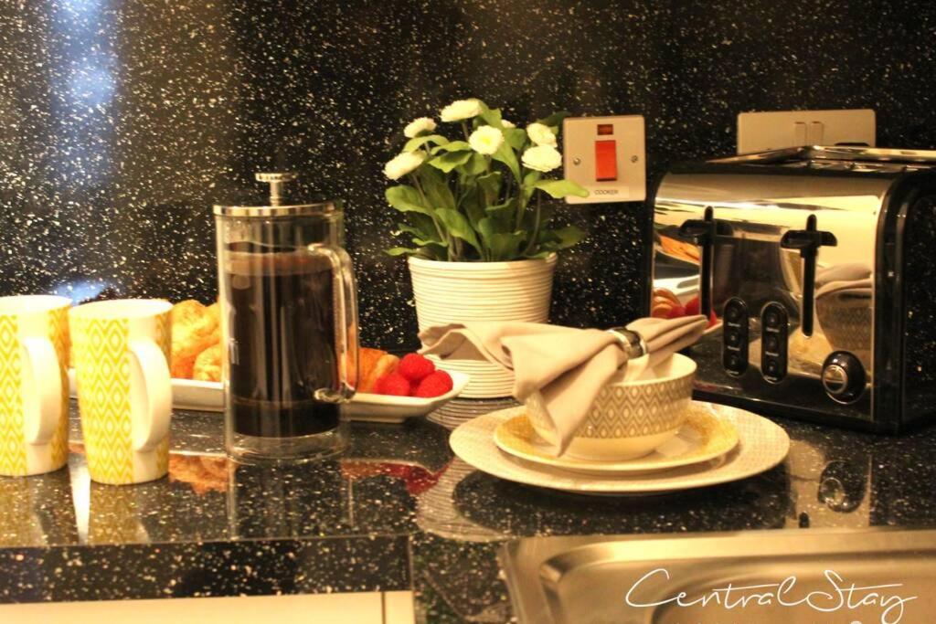 Wrexham Central Stay Apartment Seven Екстер'єр фото