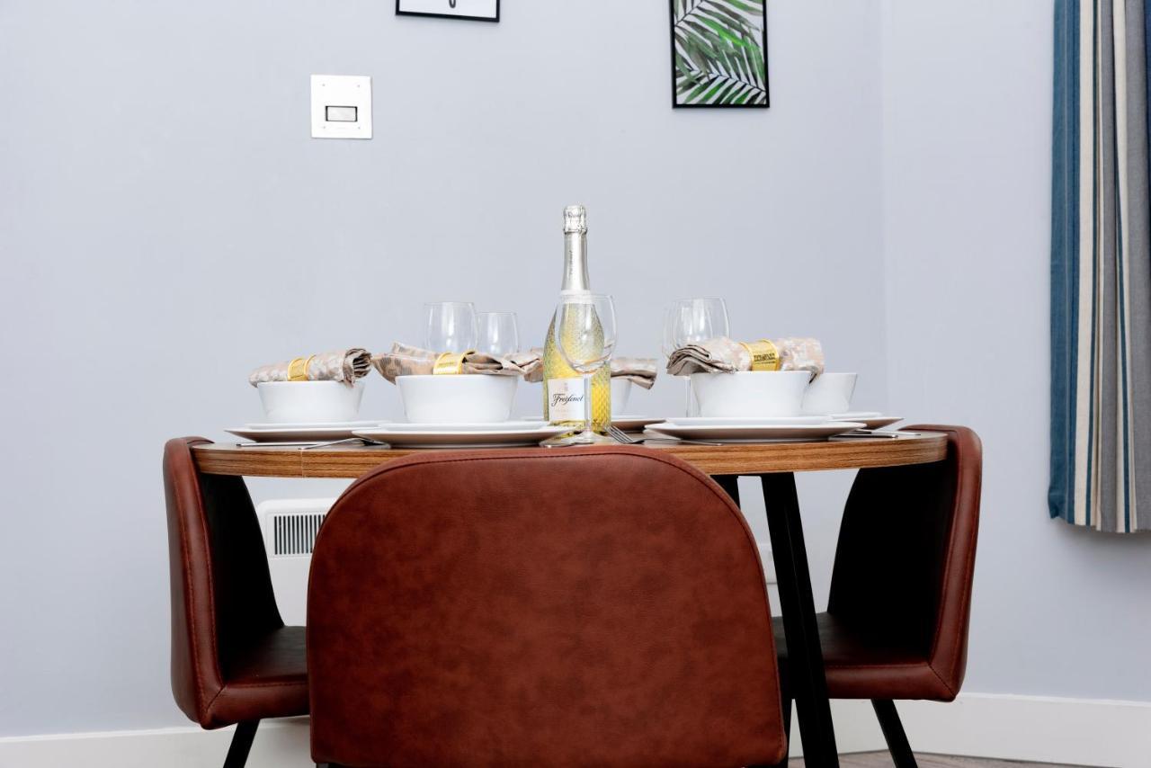 Wrexham Central Stay Apartment Seven Екстер'єр фото