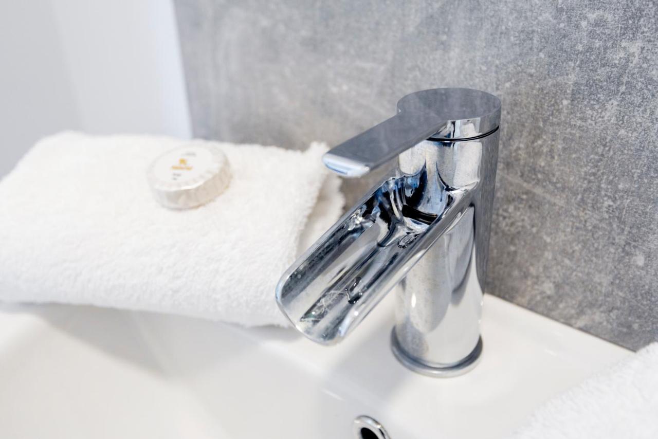 Wrexham Central Stay Apartment Seven Екстер'єр фото